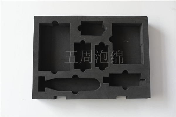 泡綿內(nei) 襯